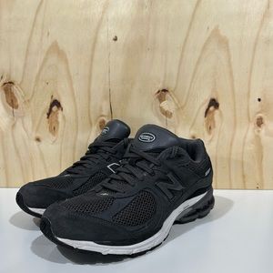 New Balance M2002RMT Black/Grey Men’s 10.5 Women’s 12